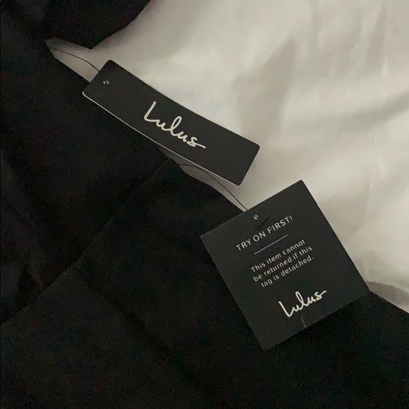 Lulu’s black bodycon dress - Picture 3 of 4